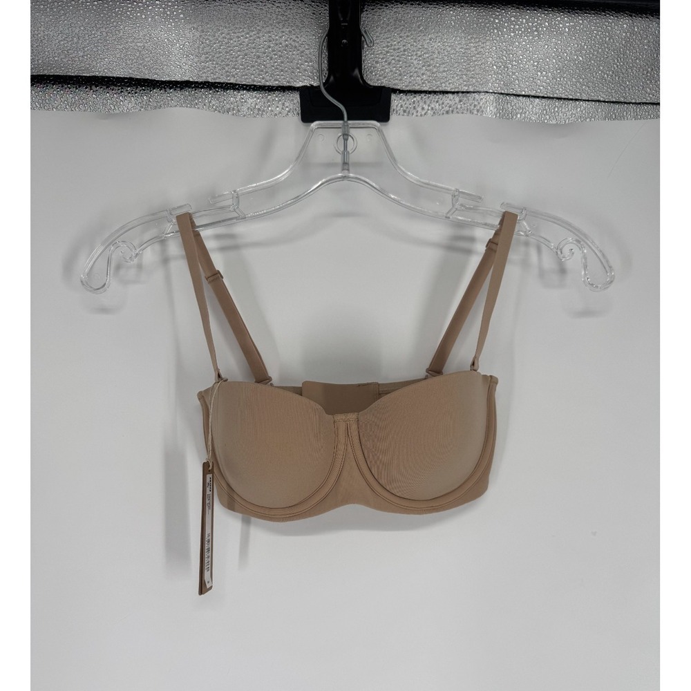 SKIMS Fits Everybody Strapless Bra Womens Size 30C Clay Tan Underwired Padded